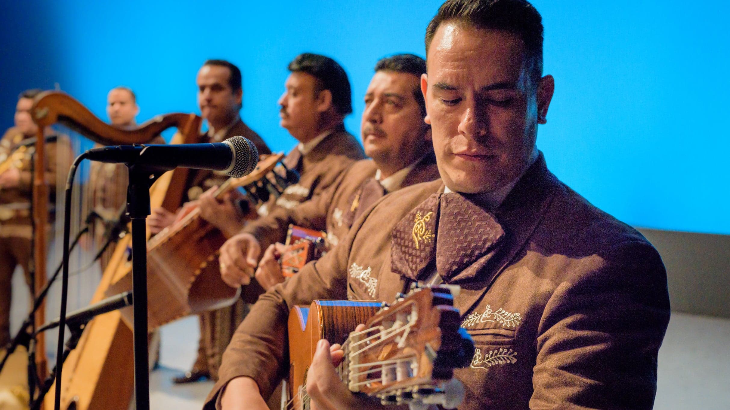 Viva Mexico! Mariachi Los Camperos event image