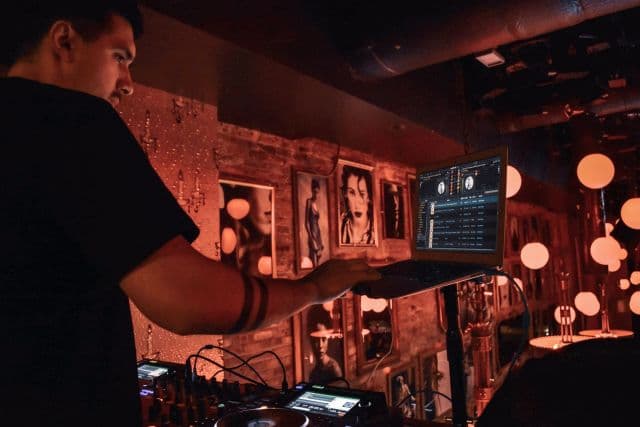 how-djs-and-independent-artists-can-throw-their