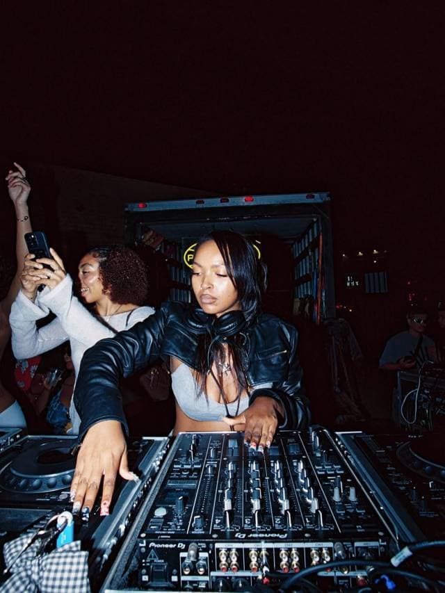 how-to-get-more-dj-bookings-even-without-a