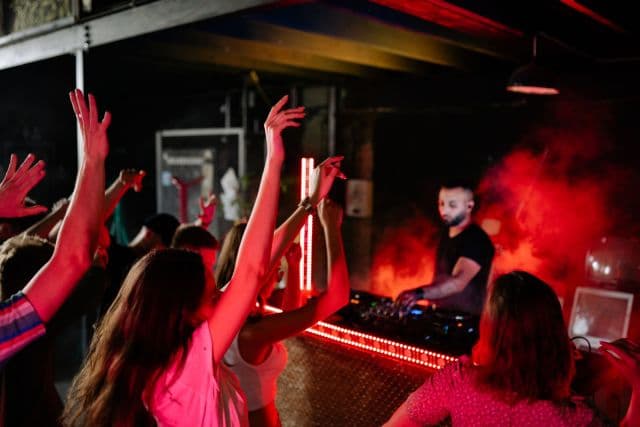 how-to-sell-tickets-to-a-party-in-los-angeles