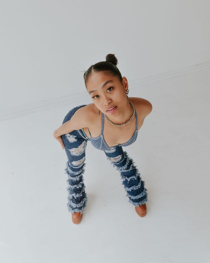 Pia B artist profile