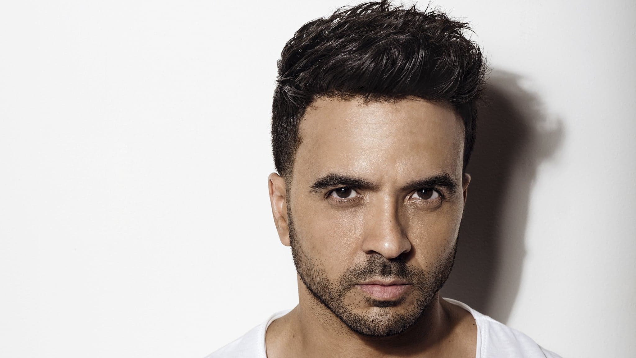 Luis Fonsi event image