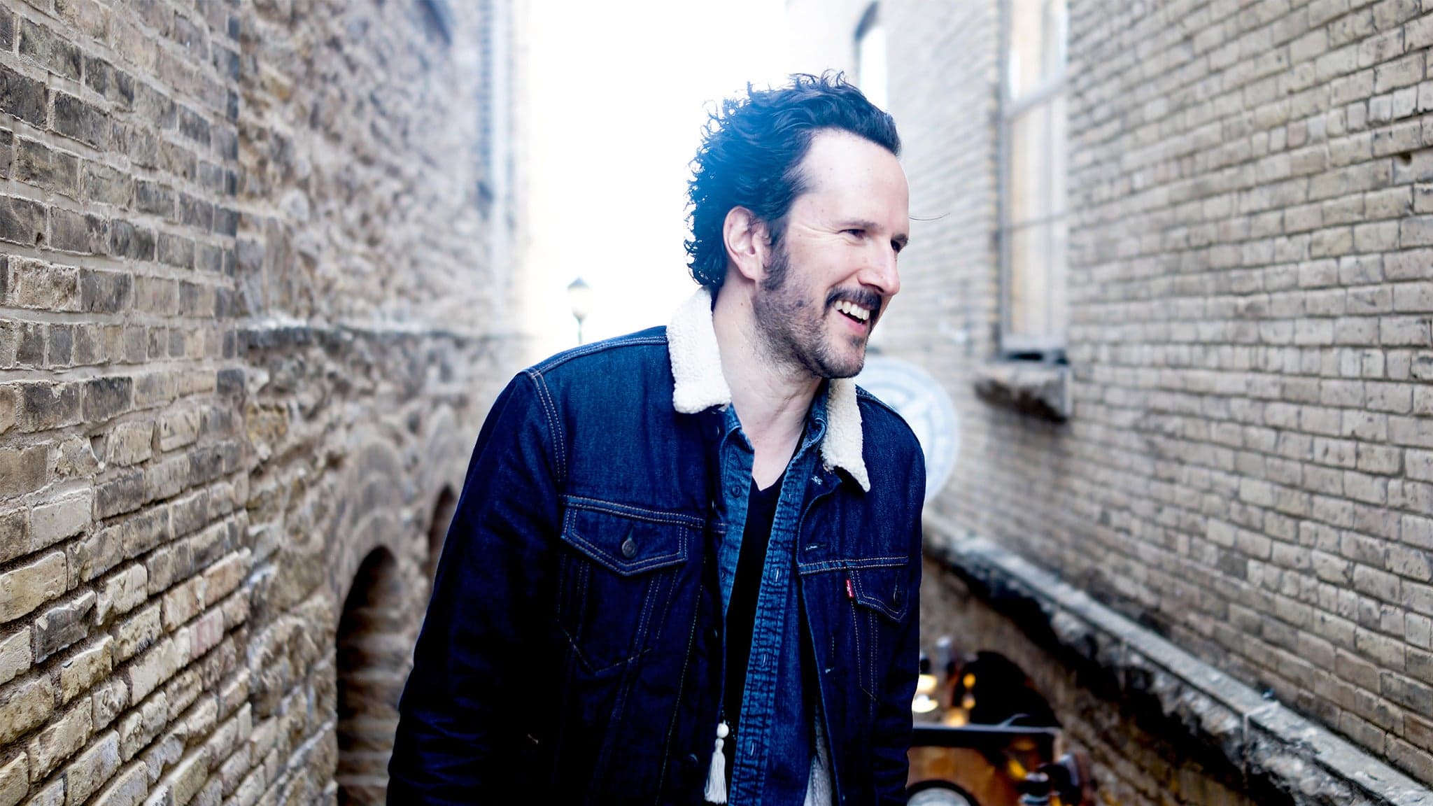 Mason Jennings w/ Larsen Gardens event image