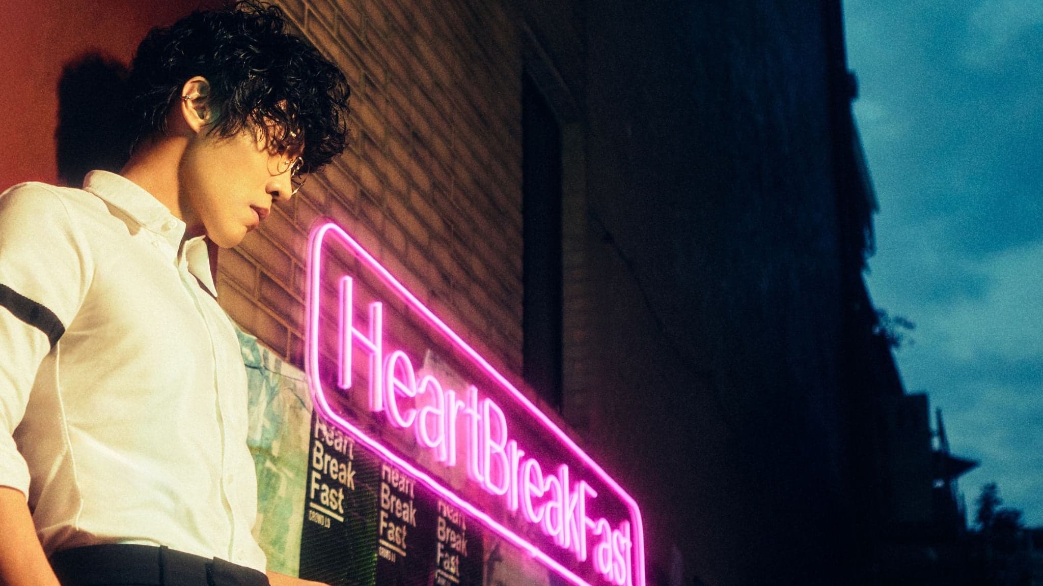 Crowd Lu "HeartBreakFast" World Tour event image